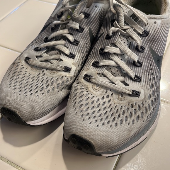 Nike womens zoom Pegasus running shoe, 6.5 - Picture 6 of 7